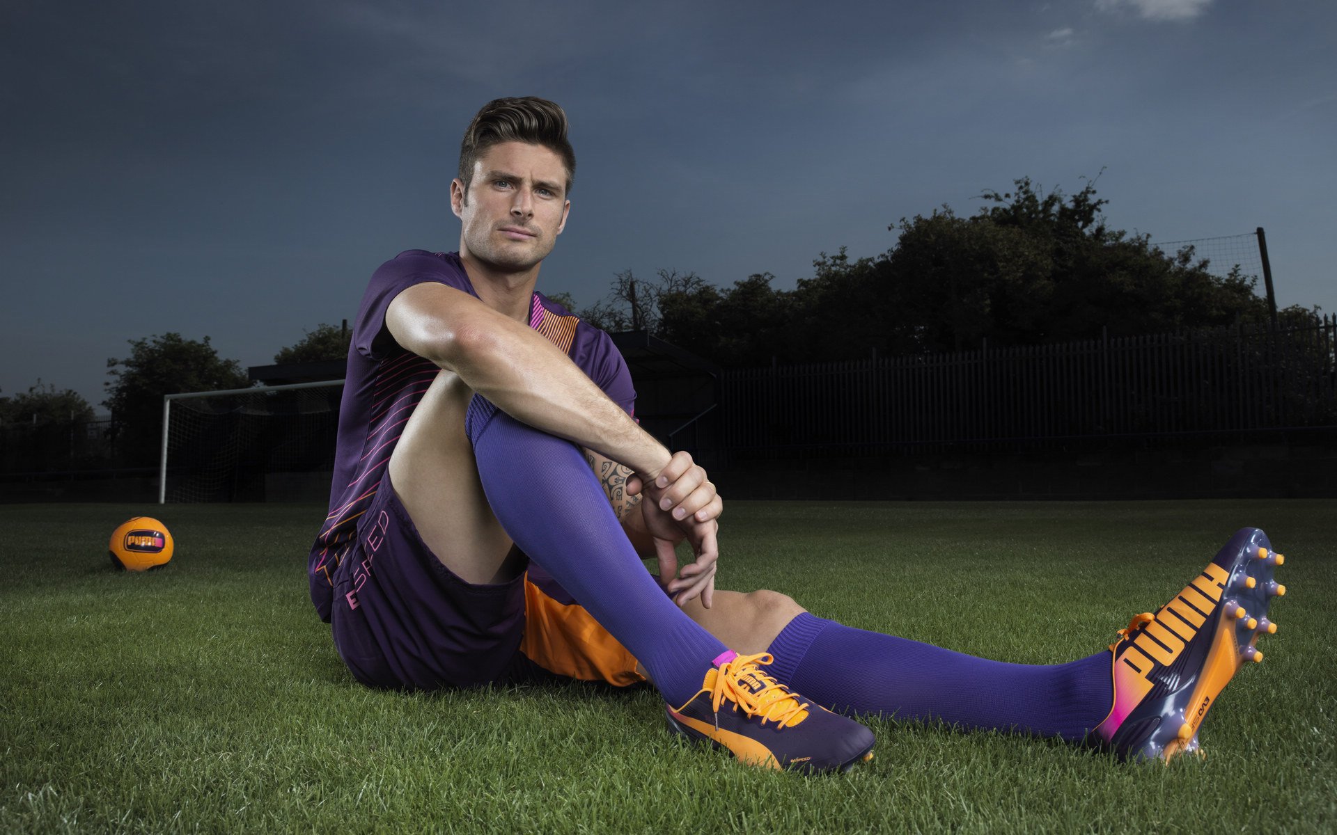 英格兰全面压制里昂，罗德里戈西决生死战接管比赛，当战术铁幕落下，英雄拔剑而起