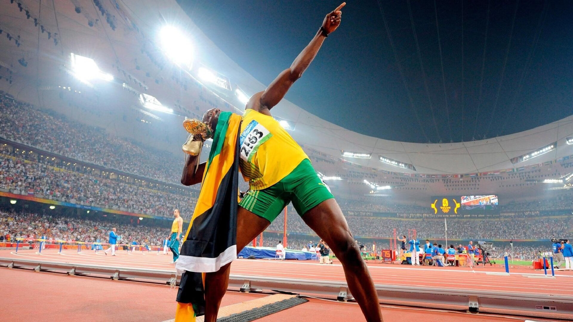 新赛季揭幕战，赛道上的波兰风暴与绿茵场的多特惊雷