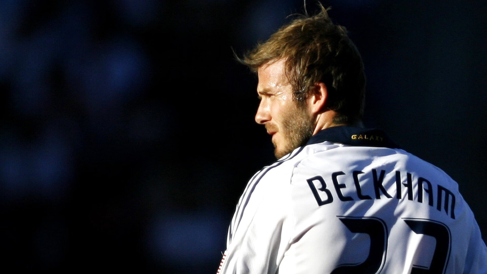 开云下载-年度焦点之战之夜，当姆巴佩在防守端锁死对手，足球的叙事已被重写