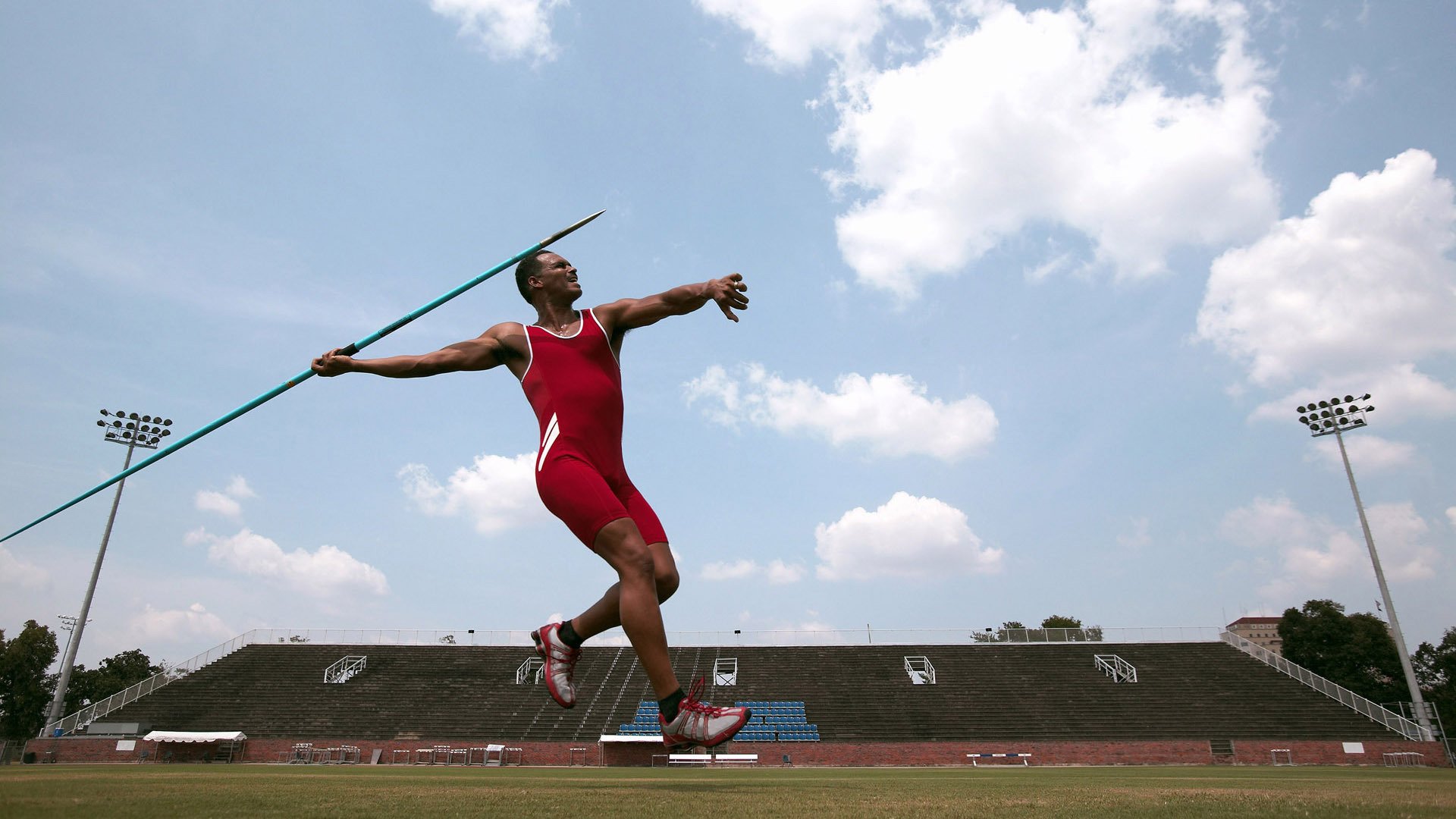 开云体育在线-克莱舞台越大越强，马刺式团队篮球如何收割广厦队？